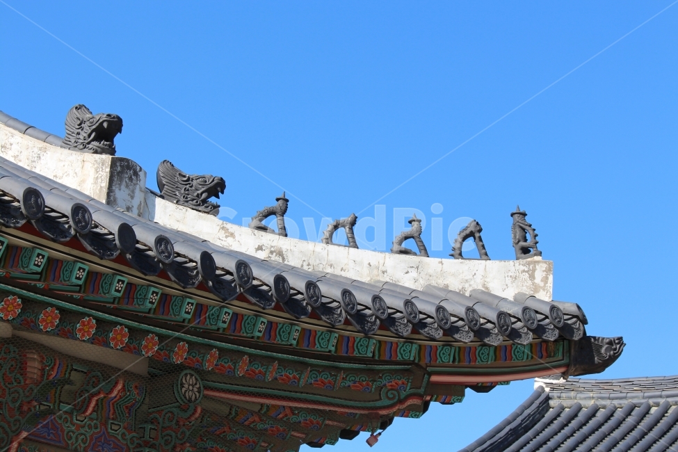 겨울,경복궁,지붕,처마,고궁,하늘,한국전통,한국문화,korean traditional,korean culture,건축물,건물외관,exterior,building,structure,architecture,construction