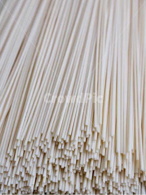 국수,건조식품,말린국수,음식,배경,흰색,한국음식,아시아음식,음식재료,noodle,driedfood,driednoodle,food,background,white,koreanfood,asianfood,foodingredients,음식,식재료,요리,food,cook,meal,dishes,food reserves