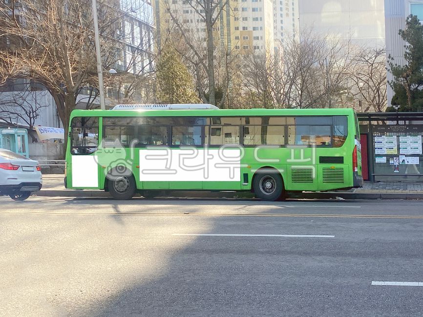 버스,버스광고,목업,목업이미지,광고,광고판,차량광고,시내버스광고,부착광고,옥외광고,판넬,비즈니스,상업광고판,도시배경,사인보드,상업광고,커머셜,비어있는,프레임,광고디자인,빈공간,배경,바탕,백그라운드,사각형광고판,차량,교통수단,bus,busadvertisement,mockup,mockupimage,billboard,vehicleadvertisement,citybusadvertisement,advertisement,outdooradvertisement,panel,business,commercialbillboard,citybackground,signboard,commercialadvertisement,commercial,free,frame,advertisingdesign,emptyspace,background