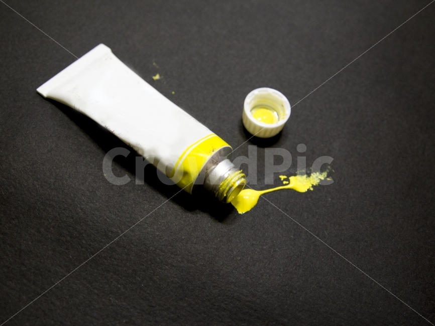 물감,물감튜브,color,미술도구,미술,재료,아트,준비물,미술시간,노란색,yellow,예술,art,사물,물건,오브젝트,thing,object,matter