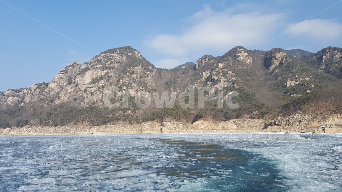 충주호,겨울충주호,충주호얼음,눈내린호수,눈내린충주호