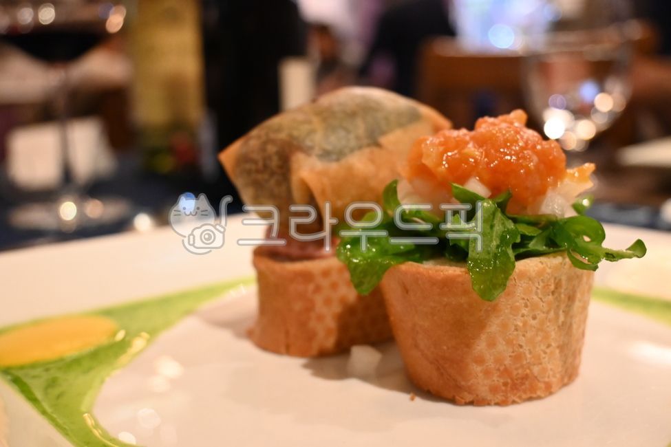 French cuisine,Michelin cuisine,Burgesta,cusine,frenchcusine,Michelin,baguette,food