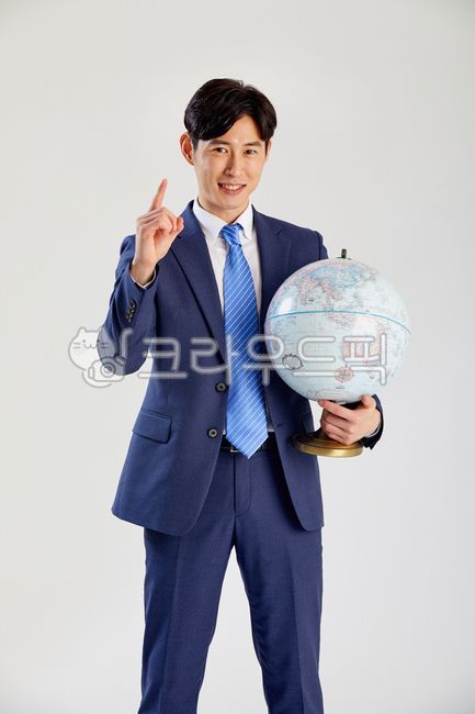 글로벌,정장,미소,지구본,글로벌사업,성공,도전,자신감,직장인,인물,업무,구직,취업,비지니스,남성,매니저,과장,대리,30대,20대,영업,경영자,경영,컨설팅,금융,한국인,동양인,아시아인,1명,회사,사무실,실내,멋진청년,꿈,관리직,일,흰색,누끼,앉은모습,청년,넥타이,1등,최고,글러벌,사업가,청년사업가,global,formal,smile,businessman,globe,globalbusiness,success,challenge,confidence,officeworker,person,job,business,male,deputy,30s,20s,sales,manager,consulting,finance,korean,asian,1person,office,wonderfulyoungmanagement,dream,white,management,accessory,부속물,accessories,부속품,사람,인물,인간,human,person,남성,남자,man,male,비즈니스,사업,business,service,work