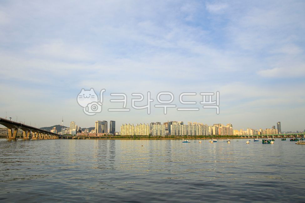 sky,Han River Bridge,highrise building,Wonhyo Bridge,city,nature,center,downtown,clouds,water,building,boat,Han River,duck boat,outdoors,river