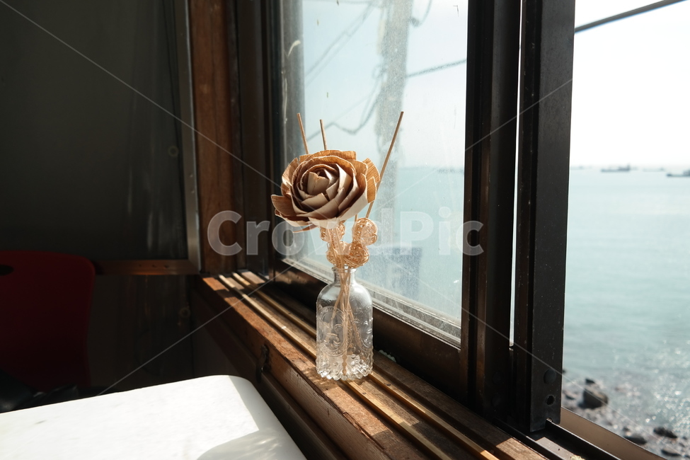 창가,창문,바다,바다뷰,빈티지,vintage,ocean,window