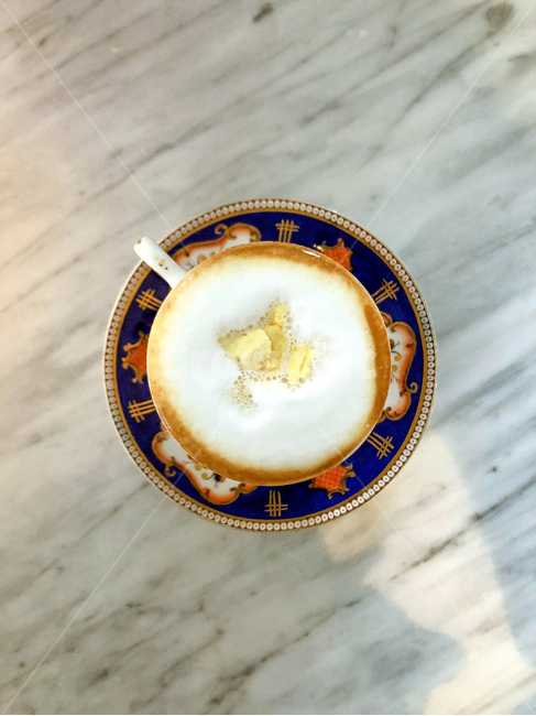 seoul,cafe,coffee,latte,butter,cream,foam,bubble,milk,mug,dish,mable,table,interior,서울,까페,커피,머그,버터크림,라떼,올드,빈티지,대리석,테이블,인테리어,커피,카페,coffee,cafe
