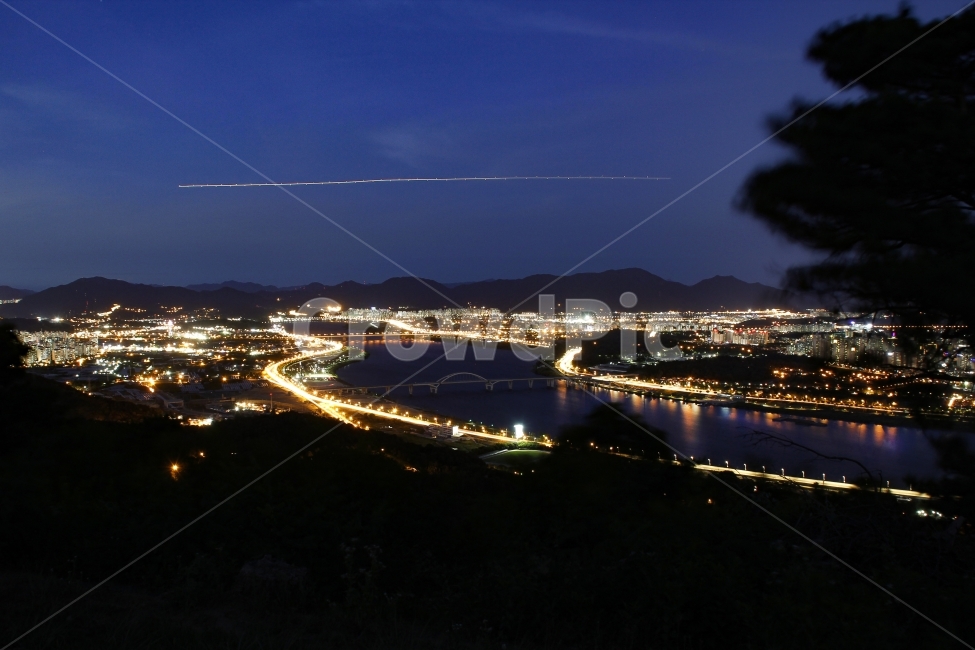 아차산,야경,서울,배경,원경,시내,장노출,한강,구리,야경,밤,풍경,nightscape,night,landscape,도시,city,한국도시풍경,한국도시경관,korea cityscape,경치,nature,자연,outdoors,옥외,scenery,aerial view,조감도