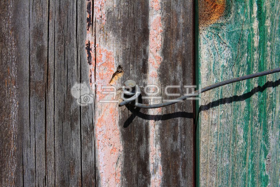 pond,door,pattern,binding,archaic,wood,antique,antiquities,close up,worn,tying,old,tree,weathering,outdoor,lashing,outdoors,background,vintage,outside