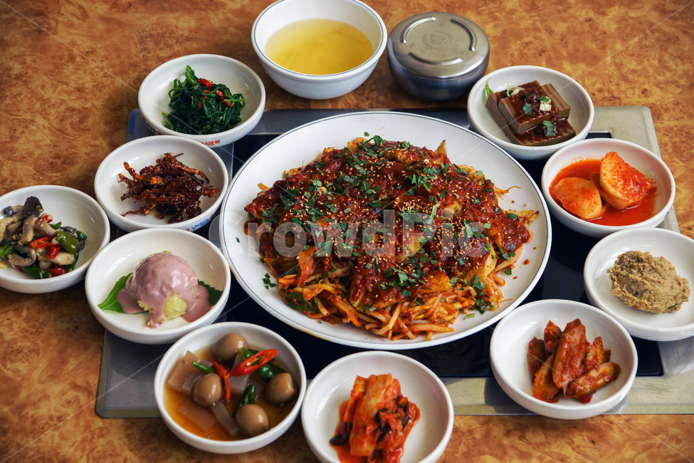 황태찜,매운음식,콩나물,황태,찜,음식,식재료,요리,food,cook,meal,dishes,food reserves,수산물,해산물,fishery products,seafood,한식,한국음식,한국요리,korean food,korean dishes,korean meal,korean cook