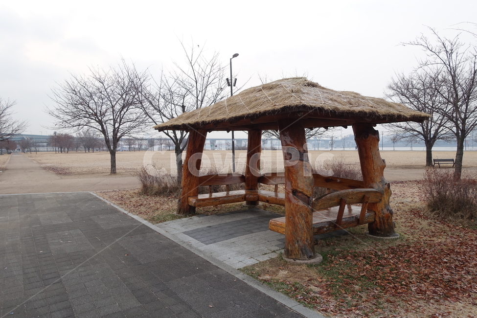 원두막,난지한강공원,난지,한강공원,한강,공원,이엉,짚,전망대,gazebo,겨울,낙엽,나목