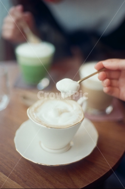 커피,카푸치노,녹차라떼,커피숍,수다,휴식,크림,카페라떼,라떼,coffee,cafelatte,coffeeshop,cafeterea,talkingtime,cream,capuccino,찻잔