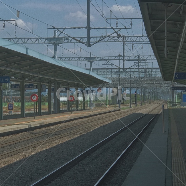 감성사진,기차,기차역,기찻길,하늘,감성,train,sky,교통,교통수단,traffic,transportation