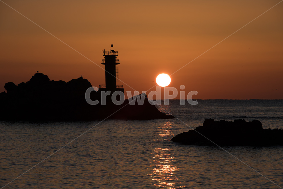 architecture,건축물,building,건물,tower,탑,일출,바다,태양,해,등대,lighthouse
