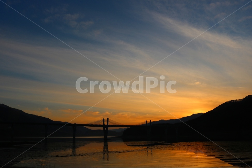 소양호,노을,그림자,하늘,구름,자연,풍경,nature,landscape,outdoors,옥외,sky,dawn,새벽,red sky,붉은 하늘,dusk,황혼,sunset,일몰