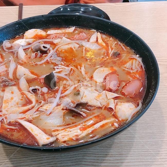 마라탕,중식,중국요리,소세지,bowl,사발,food,음식,dish,요리,meal,식사