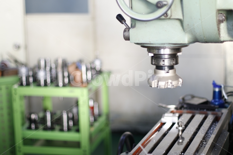 범용밀링,밀링,기계,페이스커터,공구,기계공학,공구대,산업,industry,industrial,제조업,manufacturing business,manufacturing industry