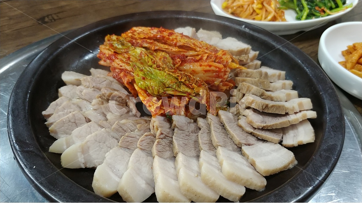 음식,한국음식,보쌈,고기,김치,음식,식재료,요리,food,cook,meal,dishes,food reserves,육류,고기,meat,한식,한국음식,한국요리,korean food,korean dishes,korean meal,korean cook