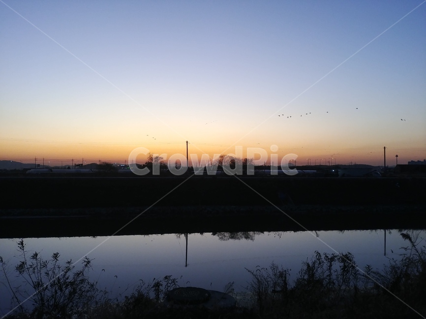 sky,하늘,sunset,일몰,하천,stream