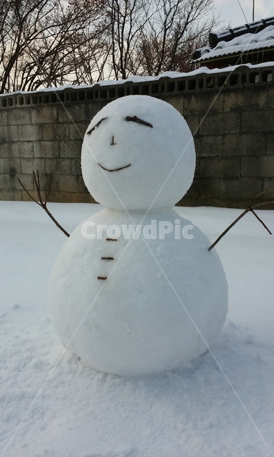 snowman,smiling snowman,snow man,winter,winter landscape