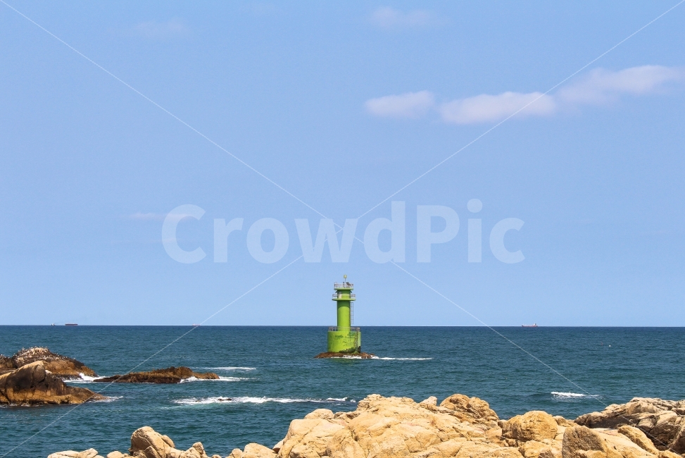 하늘,바다,등대,감성사진,자연풍경,부산,부산바다,여름,가을,구름,감성,풍경,수평선,풍경사진,파도,자연,풍경,nature,landscape,등대,lighthouse