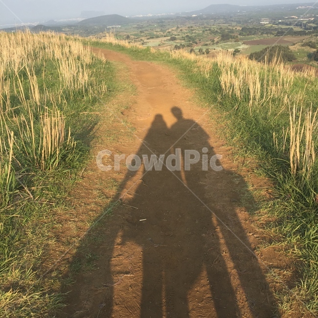 제주도,그림자,연인,함께,오름,사랑,커플,등산,산책,걷기