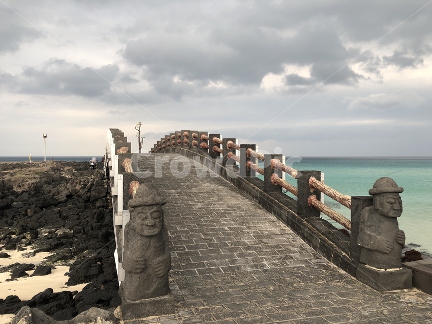 handrail,banister,난간,다리,하늘,바다,제주도,jeju,jeju island