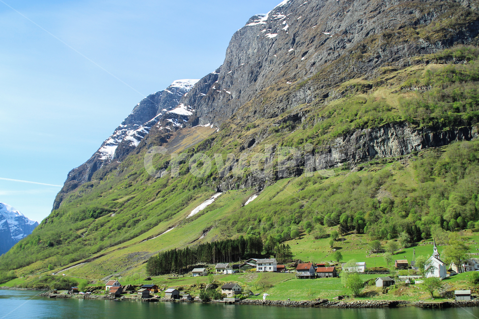 small village,scene,spring,beautiful,superb view,mountain,foot of the mountain,sight,Minister,sky,Cliff,everyone,icecap,riverside,mountain range,Panorama,village at the bottom of the mountain,lake,blue sky,city,purity,magnificent,pretty village,cute,peace