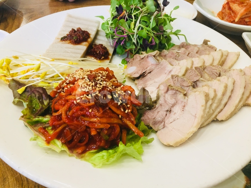 음식,보쌈,수육,도토리묵,오돌뼈,음식,식재료,요리,food,cook,meal,dishes,food reserves