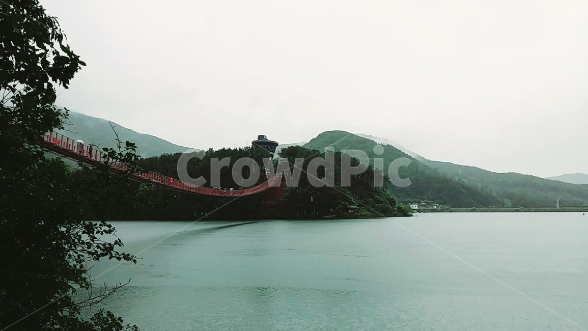 구름다리,다리,연못다리,저수지다리,연결다리,자연,풍경,nature,landscape,outdoors,옥외,land,땅,shoreline,해안선,water,물,ocean,대양,sea,바다