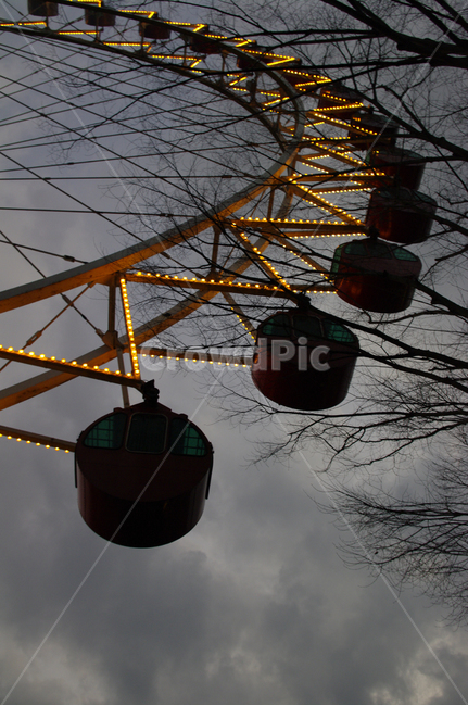 관람자,하늘,놀이기구,구름,에버랜드,놀이공원,놀이동산,놀이터,amusement park,playground