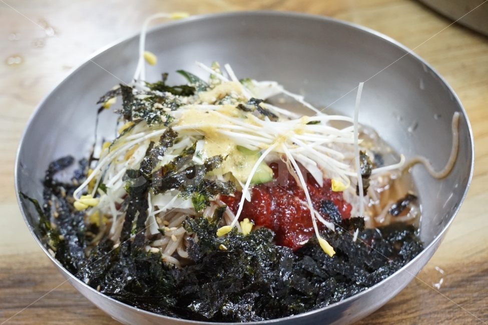 막국수,춘천막국수,춘천,국수,메밀국수,음식,식재료,요리,food,cook,meal,dishes,food reserves,면류,면요리,noodles,한식,한국음식,한국요리,korean food,korean dishes,korean meal,korean cook