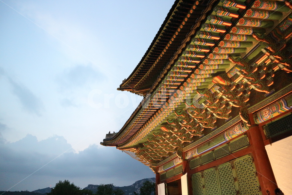 경복궁,경복궁야간개장,광화문,문화재,궁궐,랜드마크,한국의랜드마크,대한민국역사박물관,한국문화,한국전통,역사,궁,서울,서울밤,야경,서울야경,기와,건축,건축물,건물,한국적,한국역사,조명,전통,전통적인,전통무늬,처마,왕,왕비,왕족,근현대사,문화,명성황후,고종,근정전,어도,조정,을미사변,웅장한,궁녀,koreantraditional,korean,seoul,nightview,night,gyeongbokgung,palace,culturalheritage,landmark,gwanghwamun,tradition