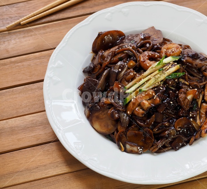 짜장면,해물짜장면,국수,오이,음식,중국음식,아시아음식,요리,식사,배경,소스,해물,jajangmyeon,seafoodjjajangmyeon,noodle,cucumber,food,chinesefood,asianfood,cooking,meal,background,sauce,seafood,음식,식재료,요리,food,cook,meal,dishes,food reserves,중식,중국음식,중화요리,chinese food,chinese dishes,chinese meal,chinese cook