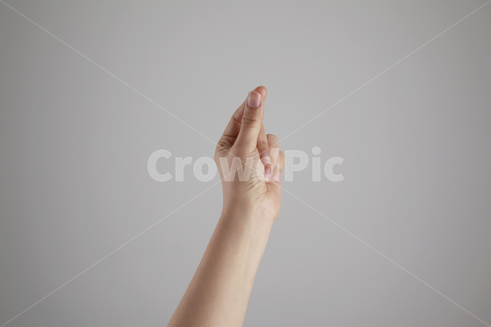 여자손,주먹,왼손,팔,흰색배경,동양인,사람,인물,인간,human,person,body,신체일부,몸,표시,손짓,표현,gesture,hand,expression,연출,컨셉,콘셉,direction,concept,신체일부,몸,body,손,제스처,표시,손짓,표현,gesture,hand,sign,expression