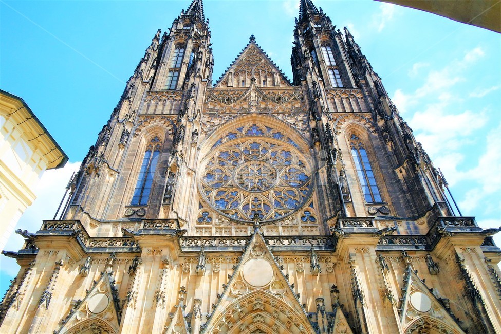 체코,프라하,대성당,고딕양식,건물,랜드마크,양식,문화,건축물,건축양식,문화예술,유럽,웅장한,czechrepublic,prague,cathedral,gothicstyle,building,landmark,form,culture,architecture,europe,magnificent,artculture,랜드마크,landmark,tourist attraction,해외,외국,세계,foreign,oversea,world,세계랜드마크,해외랜드마크,외국랜드마크,world landmark,world tourist attraction,건축물,건물외관,exterior,building,structure,architecture,construction,성당,church,교회에,spire,첨탑,steeple,뾰족한 탑,tower,탑