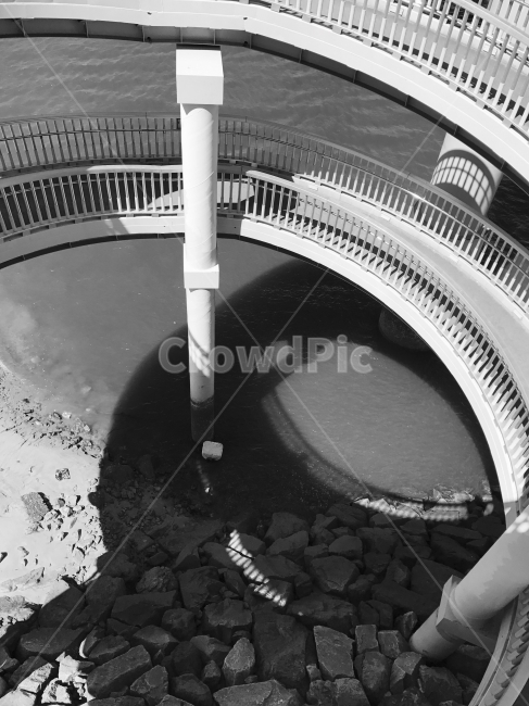 서해,바다,나선,다리,항구,흑백,모노톤,monochrome,black and white,건축물,건물외관,exterior,building,structure,architecture,construction