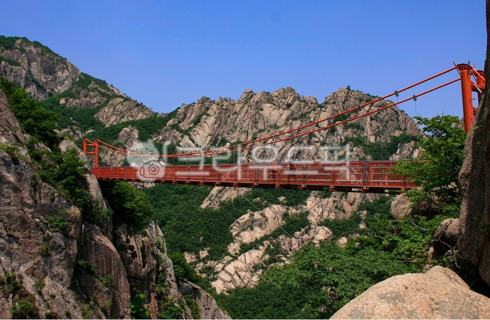 sky,A national park,famous mountain,nature,summer mountain,tree,fresh green,rock wall,rock,Wolchulsan Mountain,mountain,Made in Korea,summer scenery