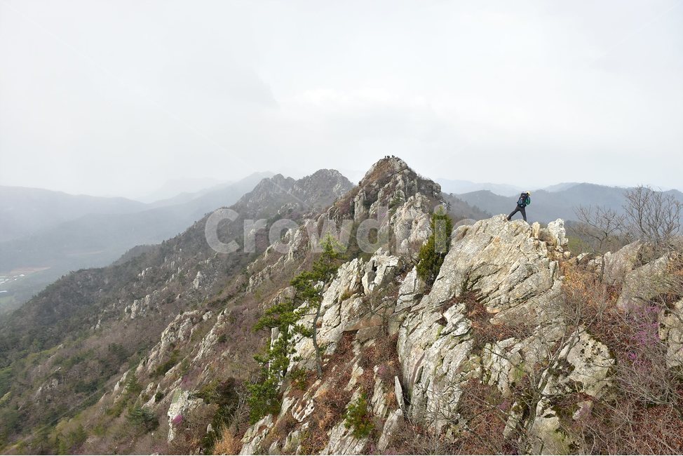 주작산,덕룡산,종주,진달래,풍경,기암,바위,비경,봄풍경,진달래꽃,강진,명산,산행,등산,마운틴,힐링,mountain,landscape,자연,natural,봄,계절,spring,season,자연,풍경,nature,landscape,한국자연풍경,한국자연경관,korea nature landscape,outdoors,옥외,adventure,모험,leisure activities,레저 활동,cliff,낭떠러지