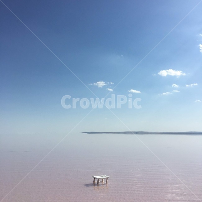 소금호수,의자,분홍색호수,하늘,풍경,saltlake,chair,자연,풍경,nature,landscape,색깔,색상,색채,색감,color sense,color sensitivity,feeling of color,outdoors,옥외,ocean,대양,water,물,sea,바다,horizon,수평선,sky