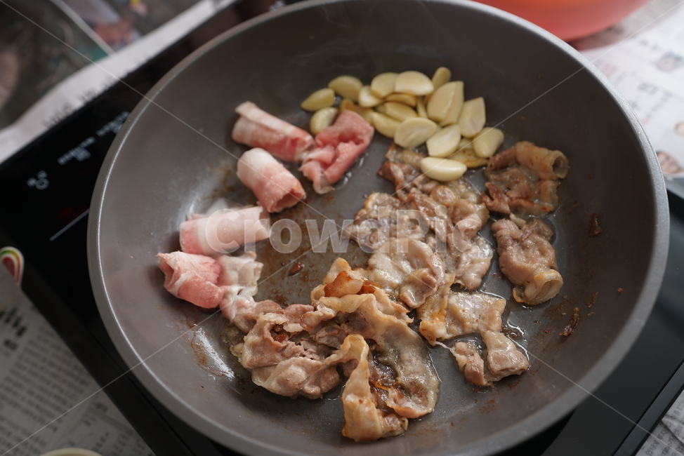 식사,안주,대패삼겹살,삼겹살,고기,육류,육식,한식,먹거리,food,구이,돼지고기