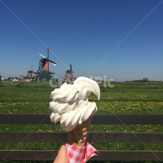 풍경,아이스크림,손,디저트,감성,icecream,desert,풍차,군것질,자연,여름,디저트,간식,후식,dessert,snack