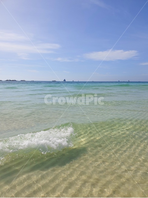투명한,clear,ocean,sea,바다,water,물,nature,자연,shoreline,해안선,emerald,에메랄드,파도,모래,하늘,sky,sand,sunny,투명,화이트비치,whitebeach