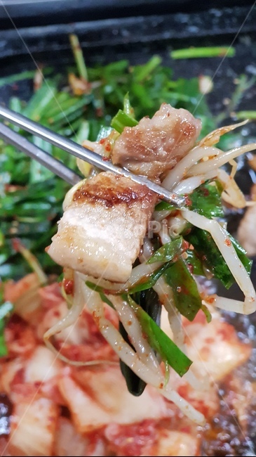 삼겹살,음식,food,koreafood,고기한쌈,삼겹살쌈,삼겹살한입,koreabbq,bbq,음식,식재료,요리,food,cook,meal,dishes,food reserves