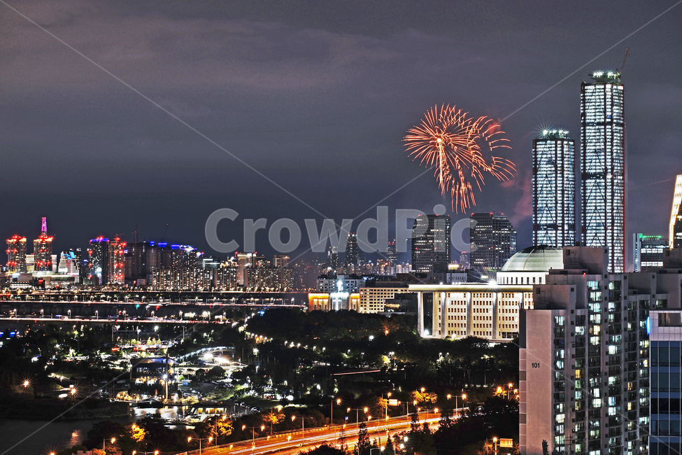 night view,Yeouido Fireworks Festival,Yeouido,Fireworks festival,Capitol,gunpowder,World Fireworks Festival,Olympic Boulevard,Fireworks,Firecracker,Han River