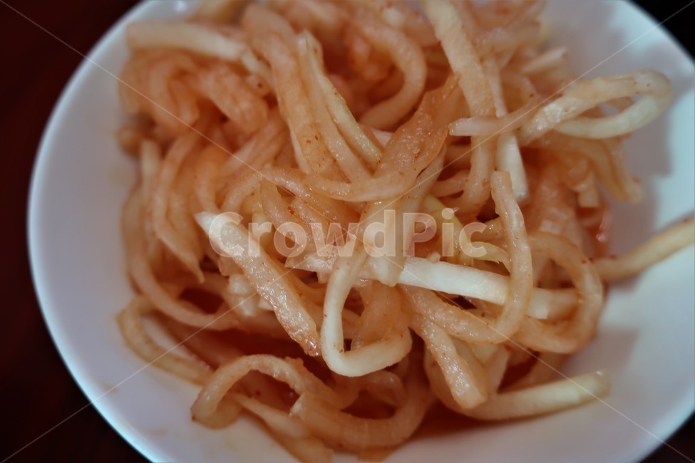 무,한식,무채,반찬,생채,무침,김치,채지,접시,음식,식재료,요리,food,cook,meal,dishes,food reserves
