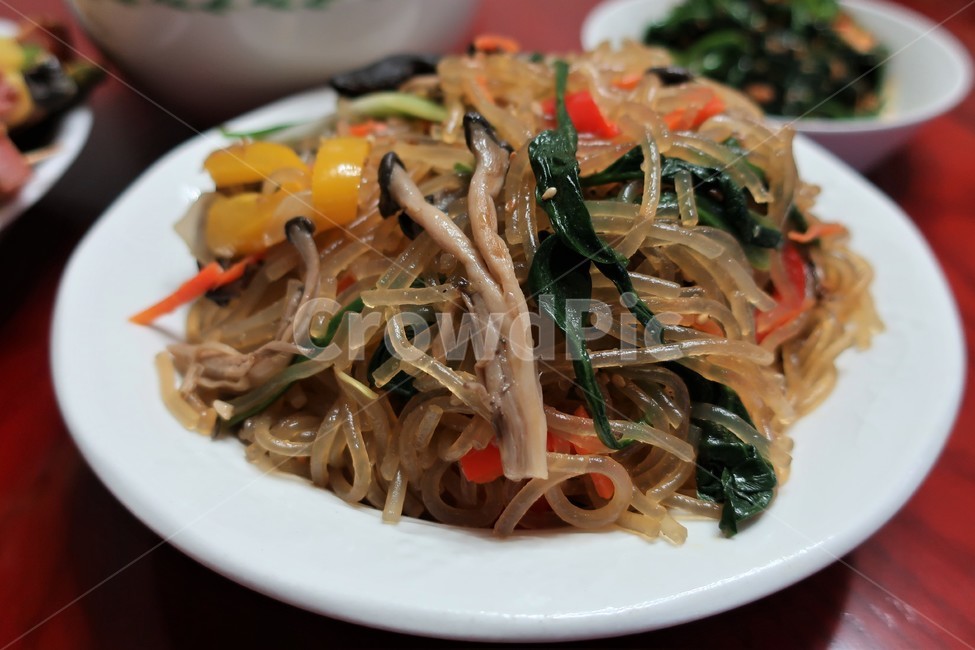 명절,한식,야채,음식,잡채,요리,접시,당면,시금치,당근,음식,식재료,요리,food,cook,meal,dishes,food reserves,한식,한국음식,한국요리,korean food,korean dishes,korean meal,korean cook