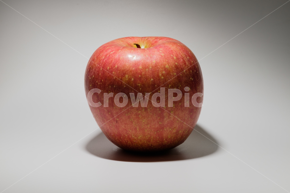 과일,사과,잘익은,신선한,달콤한,과즙,채식,음식,빨간색,건강한,맛있는,딱딱한,껍질,과육,노란색,예쁜,자연,식품,식용,후식,음식,식재료,요리,food,cook,meal,dishes,food reserves,과일,열매,fruit