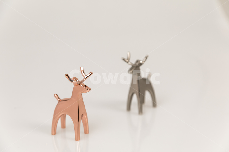 상징,심리학,생활,커플,사슴,동상,골드,실버,함께,사랑,노루,금속,럭셔리,동물,뿔,반사,빤짝,광채,gold,jewelry,사물,물건,오브젝트,thing,object,matter