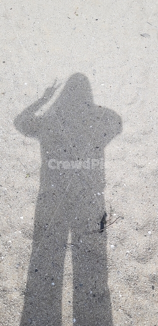 그림자,브이,여자,해변,shadow,beach,sand,girl,v,사람,인물,인간,human,person,인물실루엣,사람실루엣,character silhouette,human silhouette