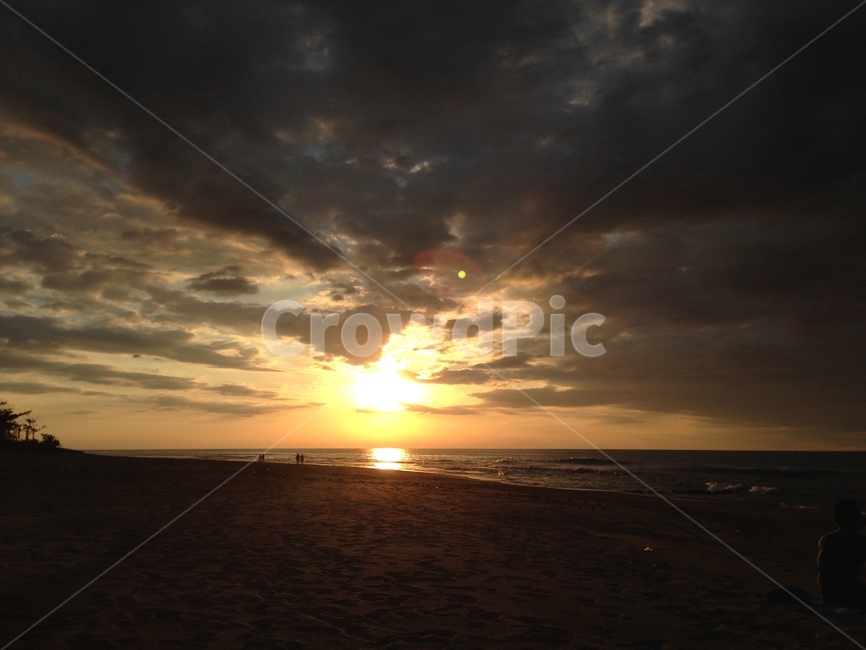 일몰,바다,노을,구름,해변,일출,자연,풍경,nature,landscape,outdoors,옥외,sunlight,햇빛,sky,하늘,sunset,red sky,붉은 하늘,dusk,황혼,dawn,새벽